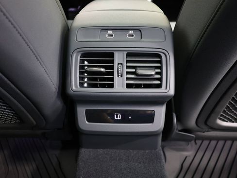 Used 2025 Audi Q5 Premium Plus w/ Premium Plus AWD/4WD image 25