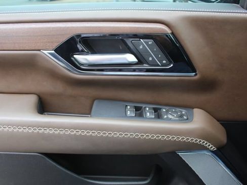 Used 2025 GMC Yukon Denali Ultimate w/ LPO, Floor Liner Package AWD/4WD image 40