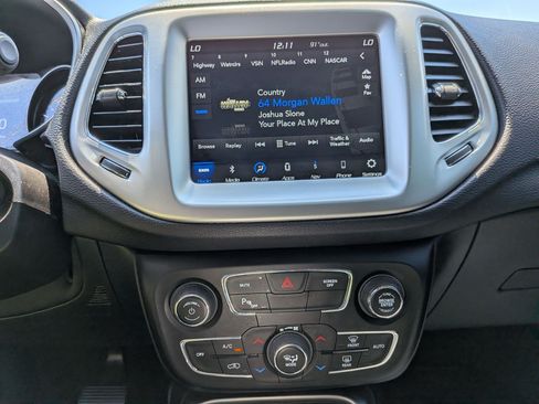 Used 2019 Jeep Compass Latitude w/ Popular Equipment Group FWD image 12
