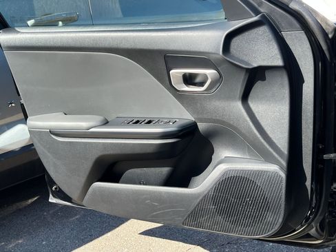 Used 2025 Kia K4 LXS image 18