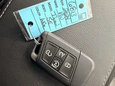 Used 2024 Volkswagen Tiguan SE AWD/4WD image 48