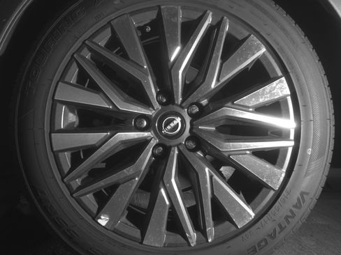 Used 2025 Nissan Altima 2.5 SV image 14