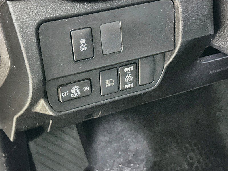 Used 2020 Toyota Tacoma TRD Off-Road AWD/4WD image 10