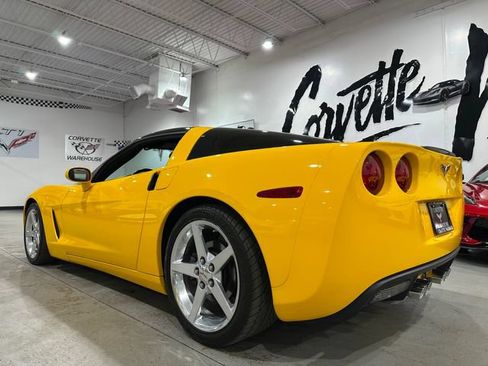 Used 2005 Chevrolet Corvette Coupe w/ Preferred Equipment Group RWD image 4