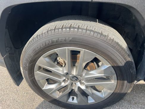 Used 2024 Toyota RAV4 XLE Premium image 15