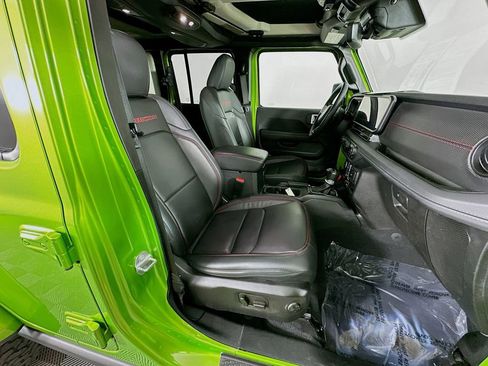 Certified 2025 Jeep Wrangler Unlimited Rubicon image 35