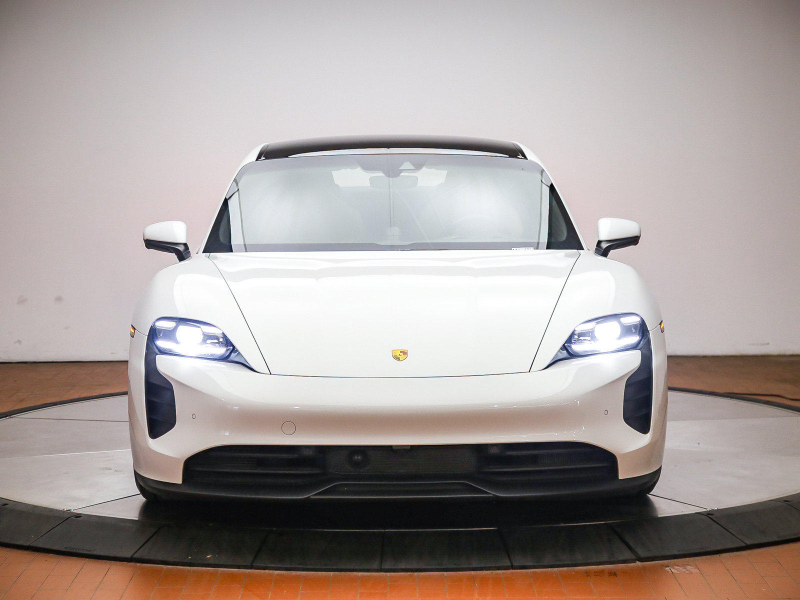 Certified 2021 Porsche Taycan 4S w/ Premium Package AWD/4WD image 10