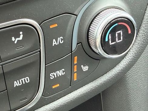 Used 2024 Chevrolet Equinox LT FWD image 35