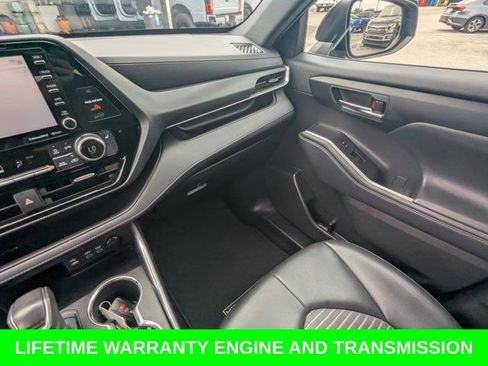 Used 2022 Toyota Highlander XSE AWD/4WD image 18