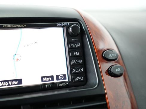 Used 2010 Toyota Sienna XLE Limited image 22