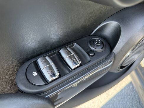 Used 2016 MINI Cooper 4-Door Hardtop FWD image 23