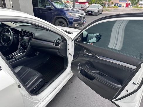 Used 2016 Honda Civic Touring image 33
