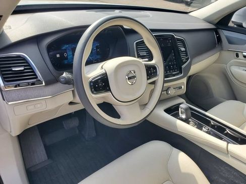 Used 2025 Volvo XC90 T8 Plus w/ Protection Package Premier AWD/4WD image 17