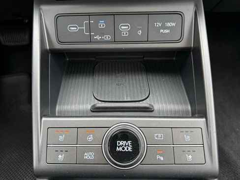 Certified 2025 Hyundai Kona Limited FWD image 8