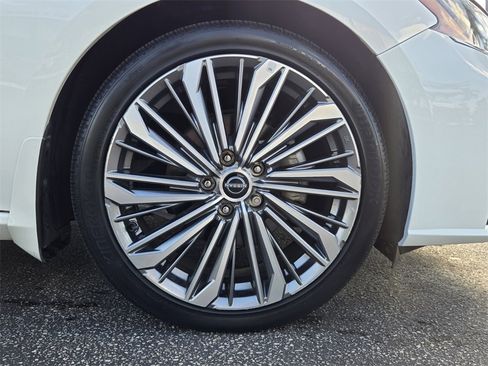 Used 2024 Nissan Altima 2.5 SL image 18