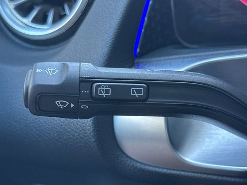 Used 2025 Mercedes-Benz GLB 250 250 image 32