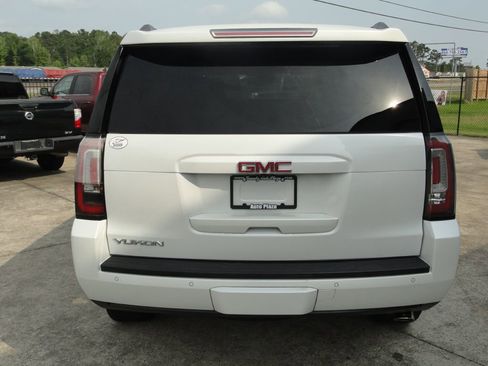 Used 2017 GMC Yukon SLT w/ Premium Edition RWD image 4