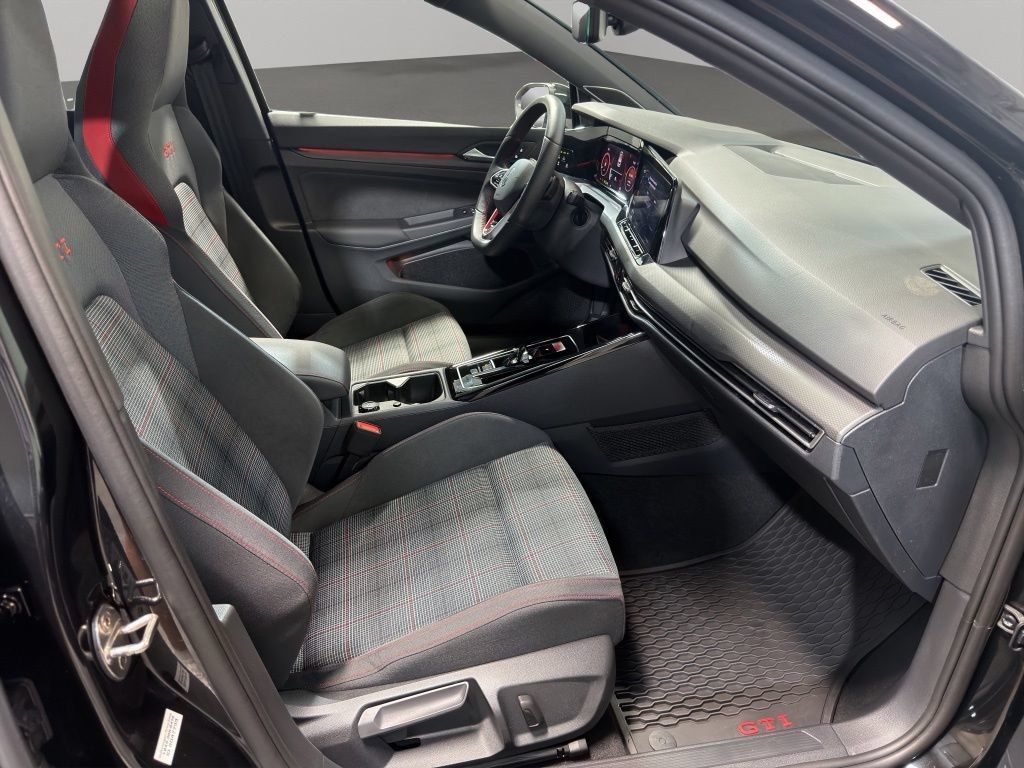 Used 2024 Volkswagen GTI SE FWD image 21