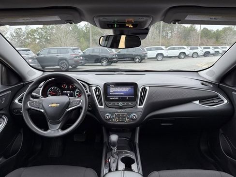 Used 2024 Chevrolet Malibu LT image 17