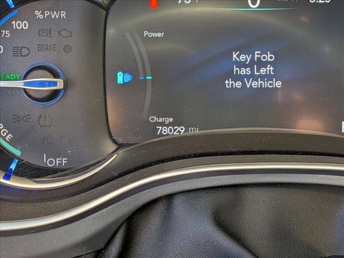 Used 2017 Chrysler Pacifica Platinum image 10