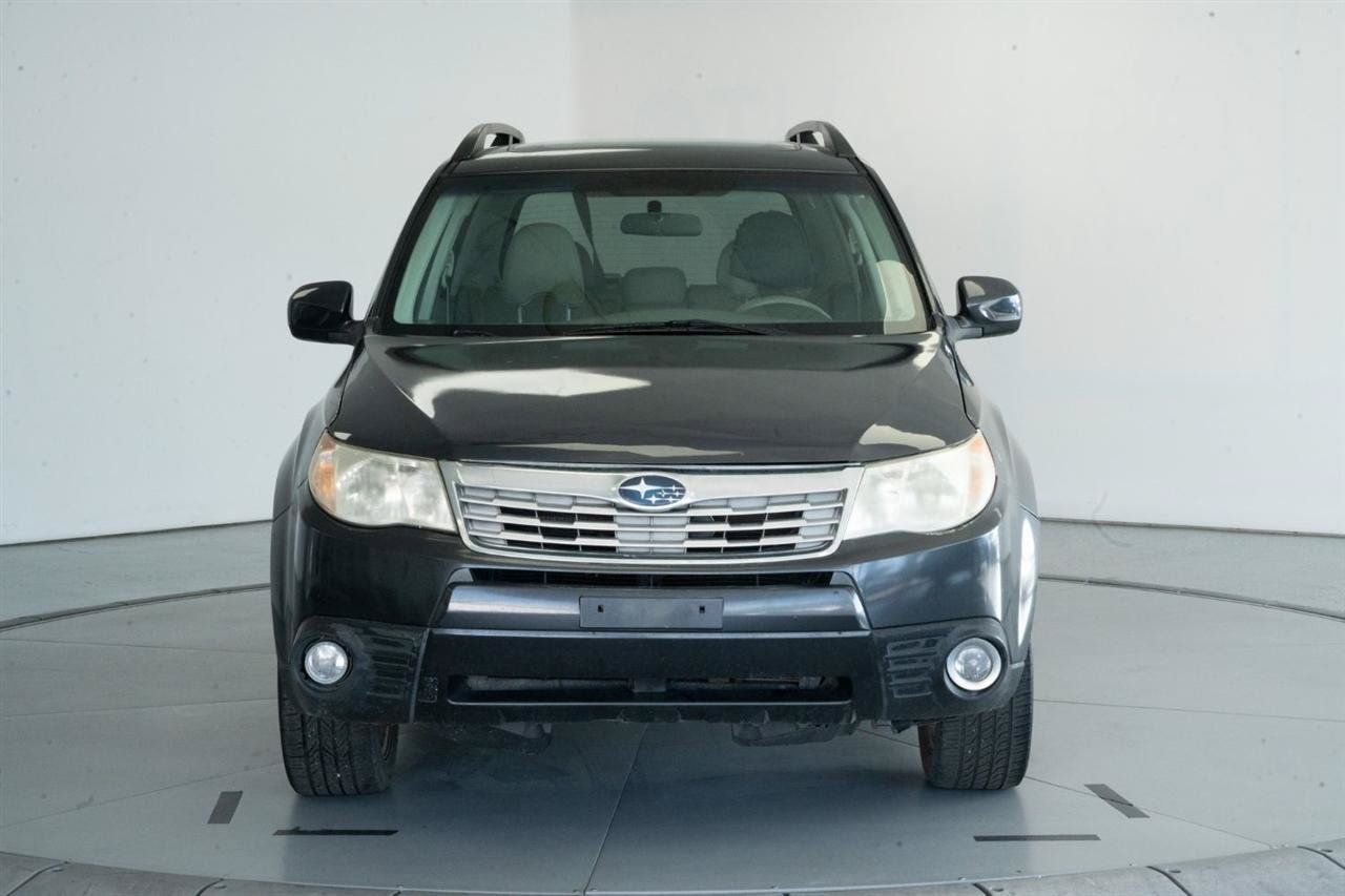 Used 2010 Subaru Forester 2.5X Limited AWD/4WD image 2