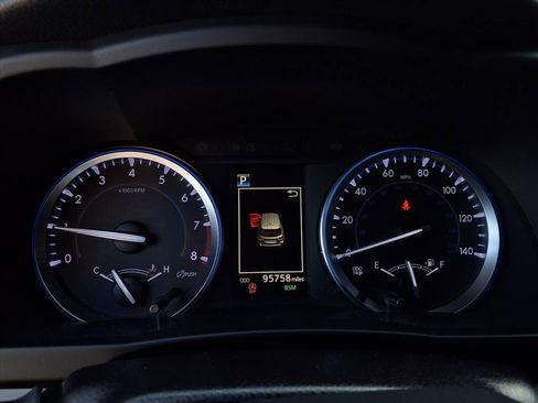 Certified 2019 Toyota Highlander SE w/ Nightshade Edition image 14