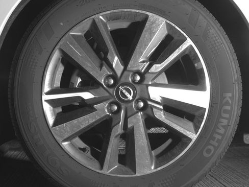 Used 2025 Nissan Versa SV FWD image 12