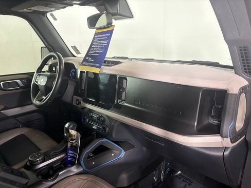 Certified 2022 Ford Bronco Wildtrak AWD/4WD image 36