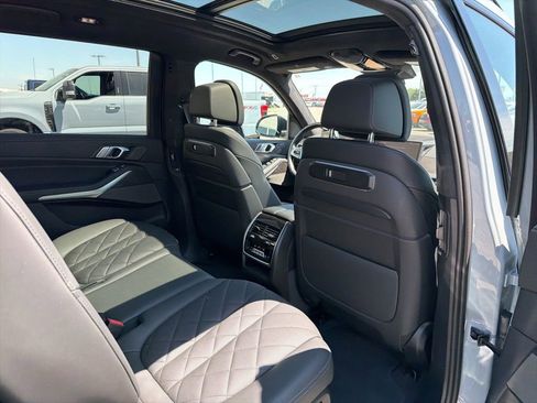 Used 2025 BMW X7 xDrive40i w/ M Sport Package AWD/4WD image 22