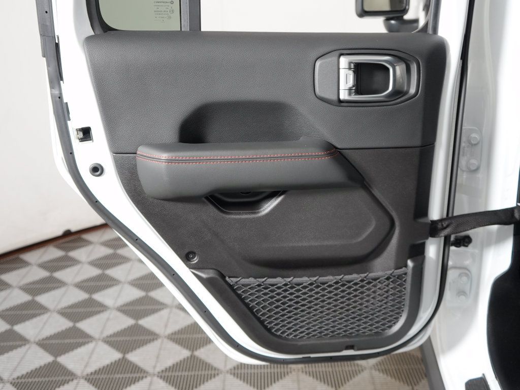 Used 2025 Jeep Wrangler Unlimited Rubicon AWD/4WD image 38