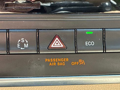 Used 2015 Mercedes-Benz GLA 250 4MATIC image 34