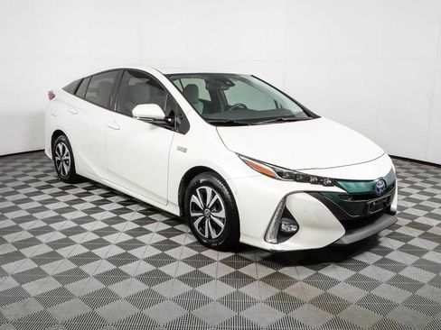 Used 2017 Toyota Prius Prime Advanced FWD image 1