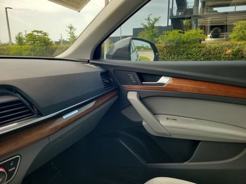 Certified 2022 Audi Q5 2.0T Premium Plus w/ Premium Plus Package AWD/4WD image 29