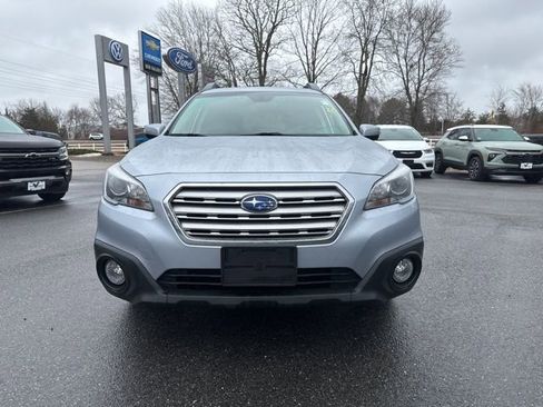 Used 2017 Subaru Outback 2.5i Premium image 2