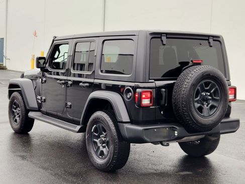 Used 2019 Jeep Wrangler Unlimited Sport S image 3