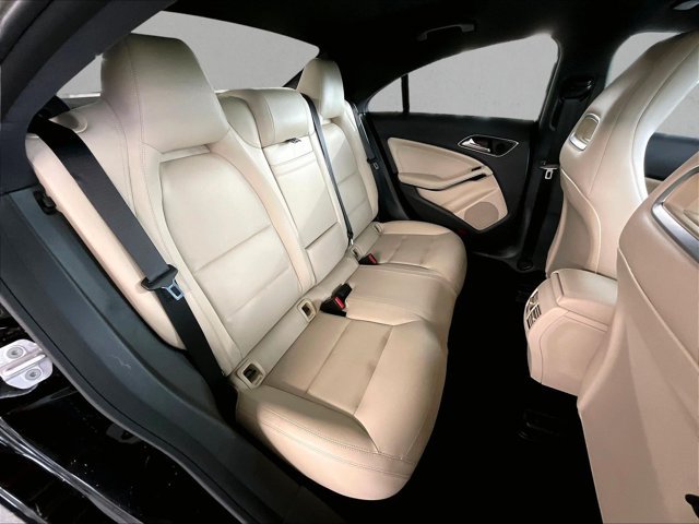 Used 2016 Mercedes-Benz CLA 250 image 29