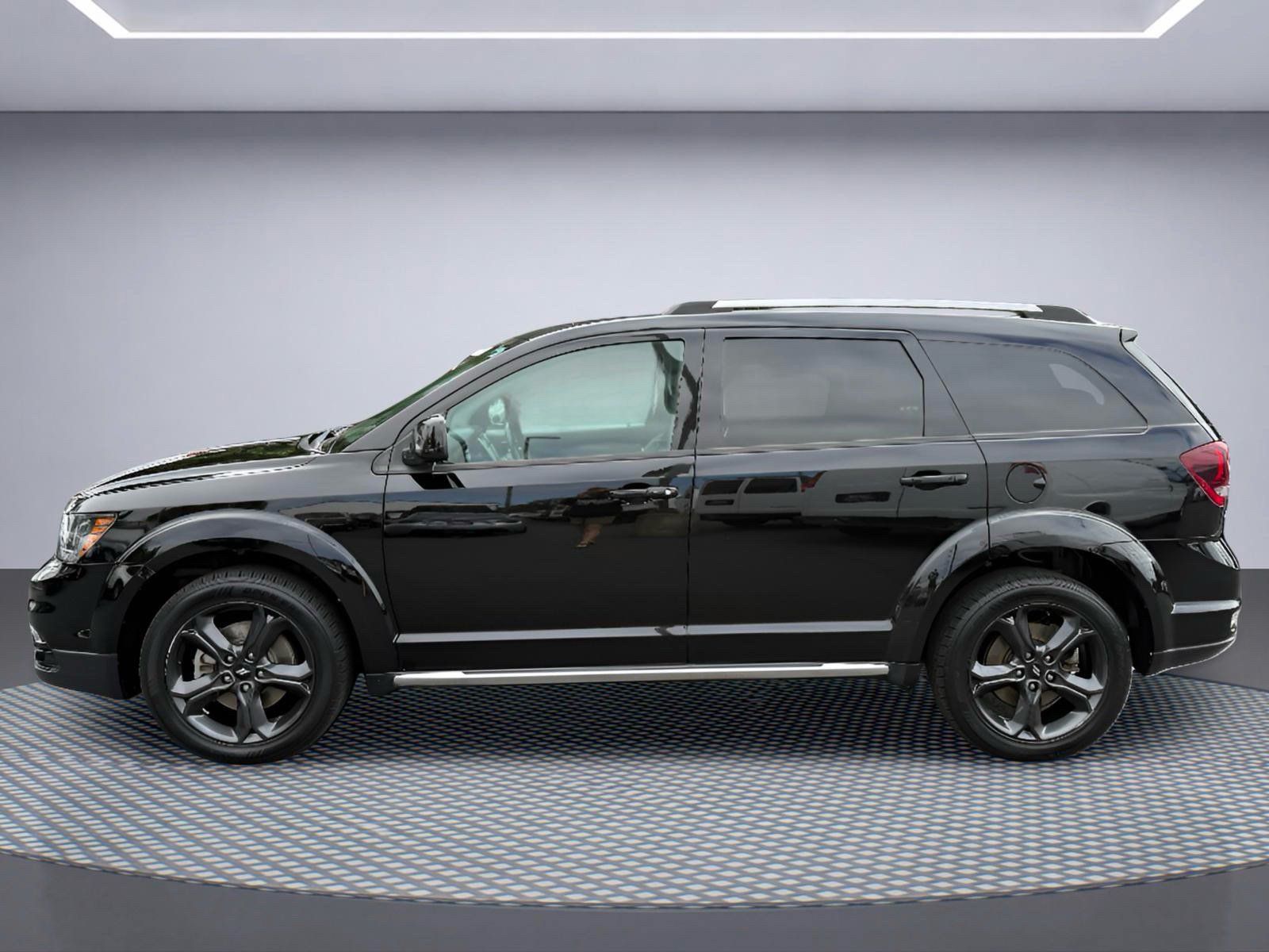 Used 2020 Dodge Journey Crossroad FWD image 3