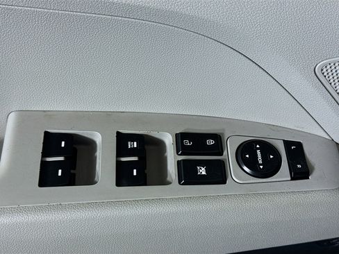 Used 2019 Hyundai Elantra SE image 23