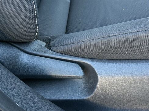 Used 2025 Toyota Corolla LE image 27