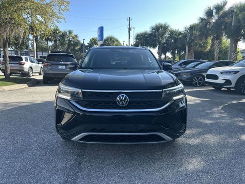 Used 2022 Volkswagen Taos SE w/ IQ.Drive SE Package AWD/4WD image 9