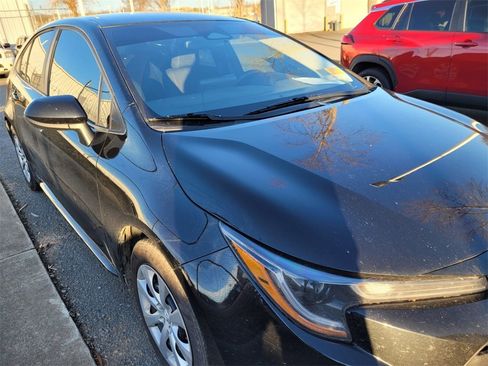 Used 2023 Toyota Corolla LE image 9