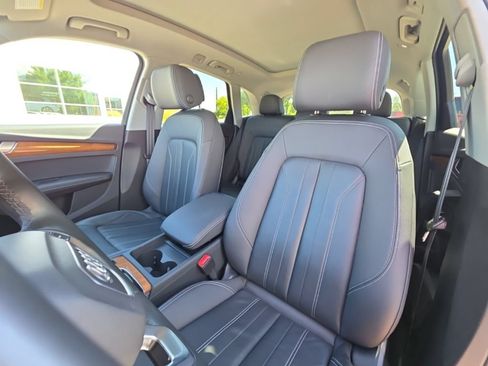 Used 2023 Audi Q5 2.0T Premium Plus w/ Premium Plus Package AWD/4WD image 13