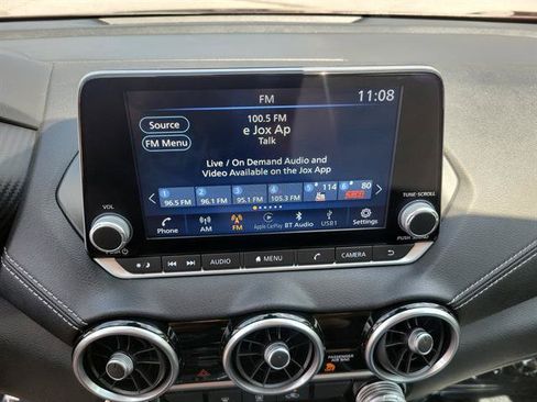 Used 2024 Nissan Sentra SV FWD image 11