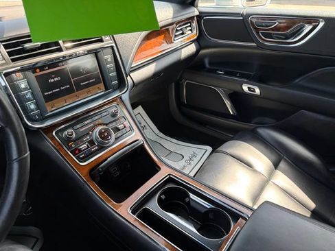 Used 2019 Lincoln Continental Premiere FWD image 42