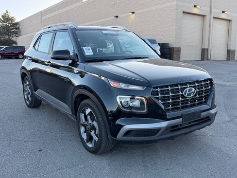 Used 2024 Hyundai Venue SEL image 7