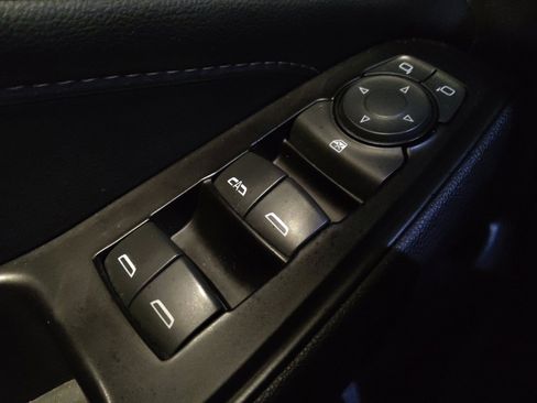 Used 2019 Chevrolet Traverse LT image 27