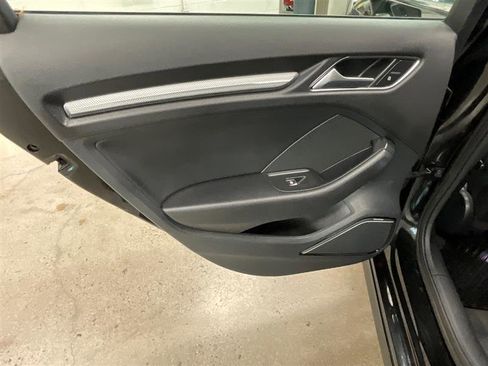 Used 2018 Audi A3 e-tron Premium Plus w/ Technology Package image 12