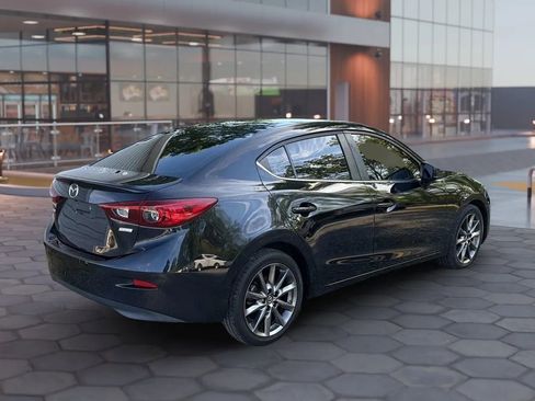 Used 2018 MAZDA MAZDA3 Touring image 16
