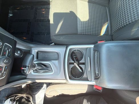 Used 2023 Dodge Charger SXT RWD image 18