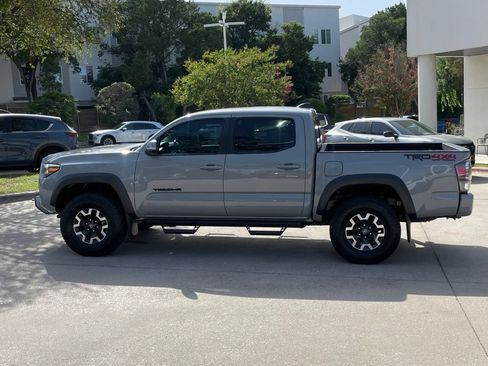 Used 2021 Toyota Tacoma TRD Off-Road w/ Technology Package AWD/4WD image 3